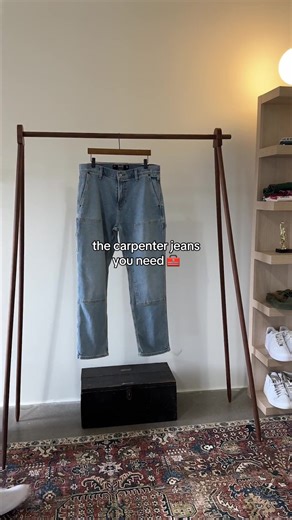 Durable Hollister Carpenter Jeans for Ultimate Work Comfort