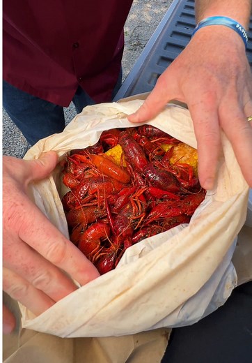 Eating Crawfish 101: The Ultimate Guide