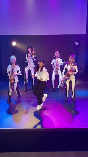 MOS×あいちゃん(@toflapaityan )みんなも一緒にジョジョろうー？😎🕺#ジョジョの奇妙な冒険#jojo#jojosbizarreadventure#jojo的奇妙冒險#ジョジョ3部処刑用bgm#クラブステップ#saxophone#trumpet#trombone#ネオ吹奏楽#ブラダン#unraveltokyo