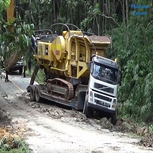 Moving Volvo Truck Excavator Sany SY365H | Machine Expert