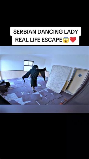 SERBIAN DANCING LADY REAL LIFE ESCAPE😱❤️ | lady dancing down the sidewalk