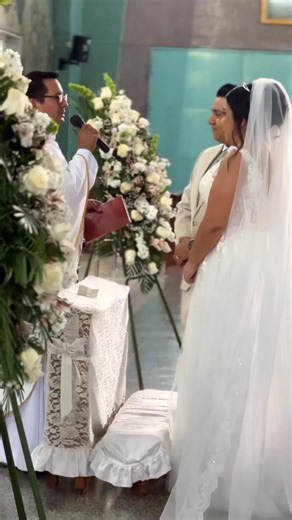 #Boda #Sasha y #Roddy 💒♥️ Un momento mágico se vive cuando todo resulta como lo soñaste ♥️🎵 Para Contratos al 📱 0994555739 #violinistaparaeventos #violinmusic #barbaraqueen #bodas #eventosmty #fiesta #musica #violin #piano #ensamble #religioso #misa | Barbara Queen Violinista