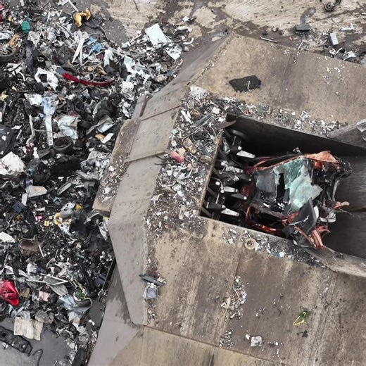 The Shredder vs Scrap Cars: Heavy Machinery in Action