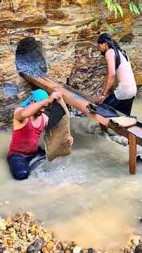 The process of finding traditional gold using a carpet with an amazing result of $1.357 ,amazing