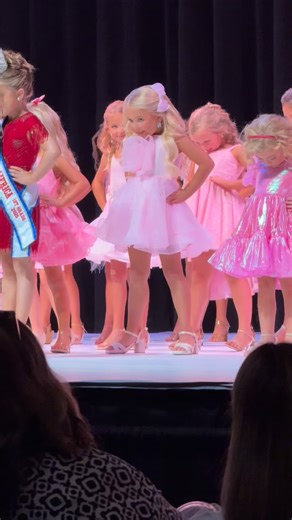 Willa Grace on Instagram: "Opening number went a little something like this 💗 The best day 🫶🏼 with the best people! Perfect opening number dress from @social_thedress #Kqttt #mississippi #elementaryamerica1stgrade #roadtolittlerock2026 #willagrace #queen #pageant #missmselementaryamericakindergarten #fyp #fypシ"