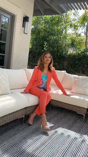 salli Richardson Whitfield on Instagram: "Looking to the future like…… Hills and Valleys y’all Hills and Valleys. @makeupbyhendra @prestonwada thx for beauty today"