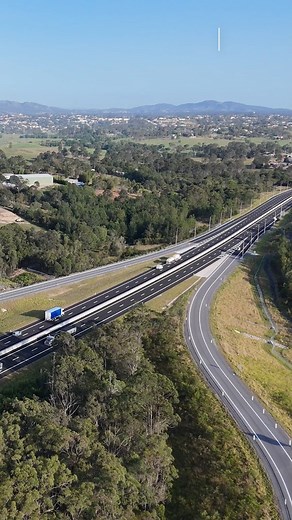The Gympie Bypass is now open to traffic. Motorists are now driving on the new 26-kilometre, four-lane divided highway between the existing Bruce Highway interchange at Woondum (just south of Gympie) and Curra. The bypass includes three new interchanges – at Flood Road, Gympie Connection Road and Curra – improving access to Gympie, the Cooloola Coast and the local road network. While major construction is complete, some minor works will continue over the next few weeks as the team finalises conn