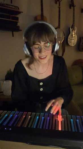 My favorite Oscar Peterson transcription on synth! Oscar Peterson "C Jam Blues" #pianotok #musictok #musician #jazzpiano #jazztok #pianogirl #pianist #synth #oscarpeterson | Celia Tewey