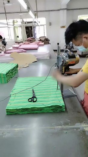 Sewing Techniques: Operating a Sewing Machine in Workshop