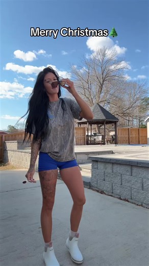 Desiree Luckey (@desireeluckey0)’s video of merry christmas