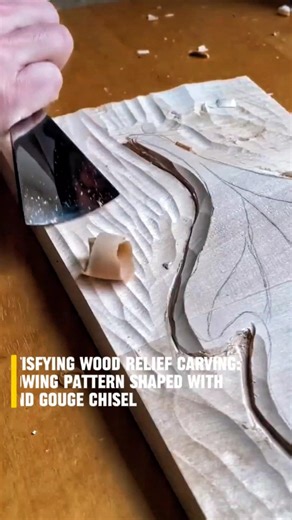 Satisfying Wood Relief Carving: Flowing Pattern Shaped with Hand Gouge Chisel