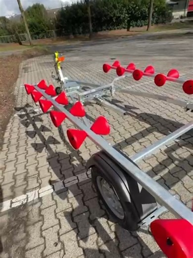 Bunnefeld Bootsanhänger bei Boote Koch in Dortmund Hier der 750kg ungebremst als Schlauchboottrailer. Bunnefeld baut Bootstrailer vom 750kg bis zum 3500kg Trailer für Motor und Segelboote Www.boote-koch.de #wassersport #motorboot #anhänger #boot #trailer