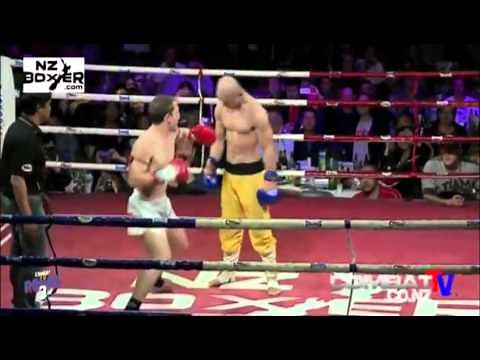Yi Long, Shaolin Monk who resists K O ! Boxing ! MMA