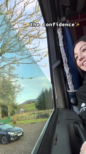 No bother to the digger gal 💁🏻‍♀️