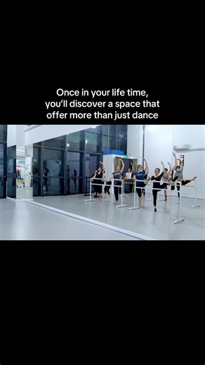 we don’t just offer dance..we offer a space to become more confident, creative, and yourself ✨🤗🙌 #freemovementdance #dancestudio #danceclass #dancer #safespace