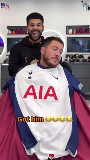 Barber Cape Prank #barbercapeprank #barberlipprank #prank #pranks #foryoupage #funnytiktok