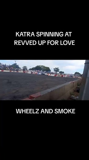 katra spinning at revved up sunday revved up for love hosted by #SAMA28 #multivalve #sport #carsoftheday #spinning #revved #revvedup #mahem #burnout #4u #wheels