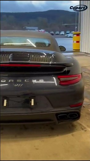 Das Porsche 911 Turbo S Cabriolet vereint maximale Performance und offene Fahrdynamik.