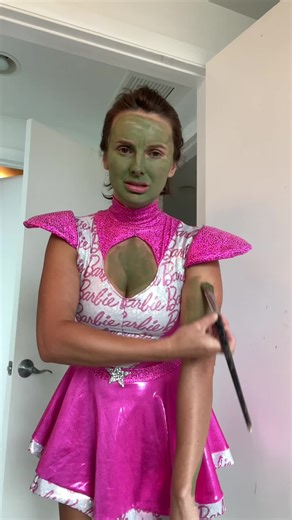 Alien Barbie cosplay flop | alien costume