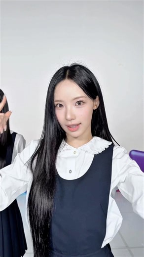 Hold my hand 🤝💝