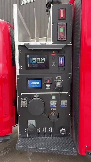 SAM going into pump gear and dropping the tank.#samflows #haleyeah #watertothenozzle #pumpoperator