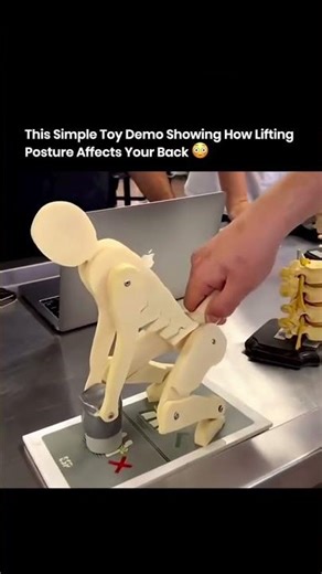 This Simple Toy Demo Showing How LiftingPosture Affects Your Back 🫡😍