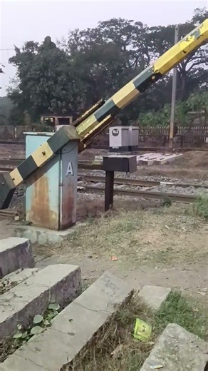 howrah tarakeswar local train arrive|| Nalikul station rail gate #shorts #viralshort #train