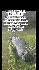 There is a quiet ritual that has existed for thousands of years, long before funeral homes, before embalming rooms, before timelines and paperwork. Bathing a loved one after death. Dressing or shrouding them with care. Brushing their hair. Placing flowers, letters, prayers, or hands one last time. This isn’t about denial of death. It’s about acknowledging it. When families wash and prepare their person at home, something important happens: the shock softens, the body becomes familiar again, and 