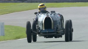 A stunning car on a stunning circuit. Duncan Pittaway laps Goodwood in his #Bugatti Type 35 in the Grover Williams Trophy Trophy at the 81st Members' Meeting! #82MM | Goodwood Road & Racing