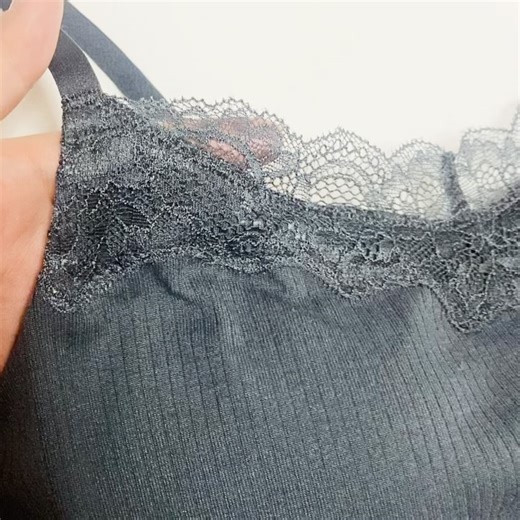 akka＊kyoto＊20代 | ウイングwing カップ付きキャミソール🪽WACOAL WACOAL(ワコール)(@wacoal_webstore )様のモニターキャンペーンにて「ウイングwing カップ付きキャミソール(BLACK)」をいただきました🖤... | Instagram