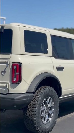 2025 Bronco Badlands, Desert Sand at Fox Grand Traverse Ford Lincoln in Traverse City, Michigan