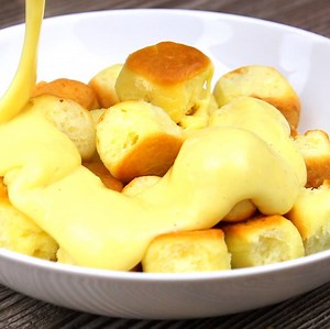 A legjobb vaníliakrémes aranygaluska, receptjét nagymamámtól tanultam! „tegnap elkészítettem a recept alapján, tökéletes lett!!!!! Köszönöm :-)” A receptet itt találod - http://topreceptek.hu/6X | TopReceptek