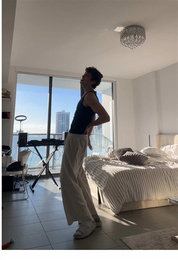 just bout snapped my spine😂💀