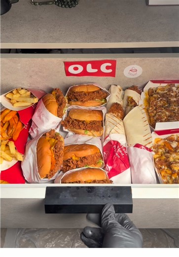 OLC مطعم الكرنشي تشكن: برجر وتويستر بأسعار مميزة