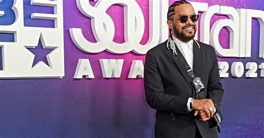 Soul Train Awards 'Legend' Honoree Maxwell Talks To BET.com About Love, Gratitude And Making Babies - Soul Train Awards 2021 | BET Soul Train Awards