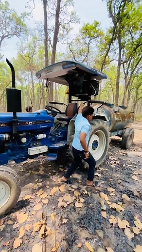 Neeju Here on Instagram: "Cheeta ko jungle lejana bhari pad gya 😨😰😱😱😰😨 …… #trendingreels #viralreels #neejuhere #neejuherevlogs #minivlog #neejubahtihere #cheeta #farmtrac #farming #bluehorse #jungle #lejana #bhari #pad #gya"