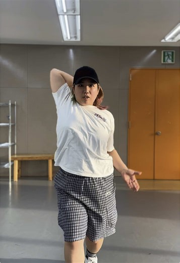 【Tiger】WAACKで踊ってみた!! . . . #hana #tiger #jayu_dance #jayudancestudio #ジャユダンススタジオ #踊ってみた #choreography #waack #waacking #ダンスレッスン