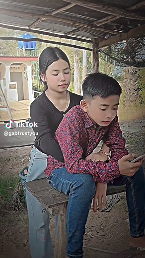 Sweet Moments Between Boyfriend and Girlfriend
