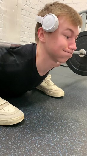 Effective Squat Techniques for Gym Enthusiasts