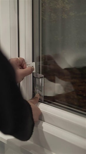 151K views · 330 reactions | Our No-Drill Perfect Fit Cellular Blinds can be installed in minutes with no tools or drilling, just like in this video! Perfect for renters and DIY enthusiasts. #blinds #homedecor #perfectfitblinds #diy #homediy #diyhacks #homehacks #homeinteriors #homesweethome #homeinspiration #homerenovationideas #homerenovationuk #satisfying #autumn | Louvolite | Facebook