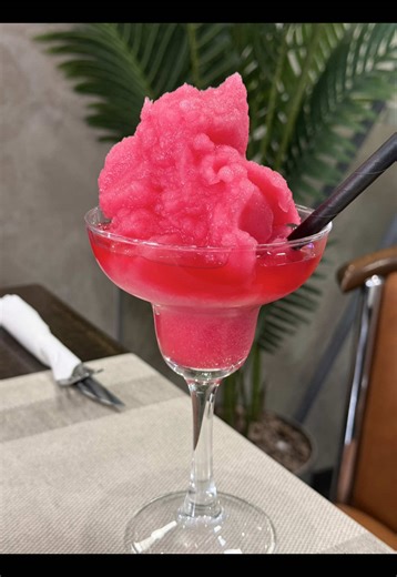 At this point i worry about myself 🤣🤣😭😭😭also need a neck brace some fuckin dive that was tho 😭😭💧#fyp#benidorm#girls#buckinbronco