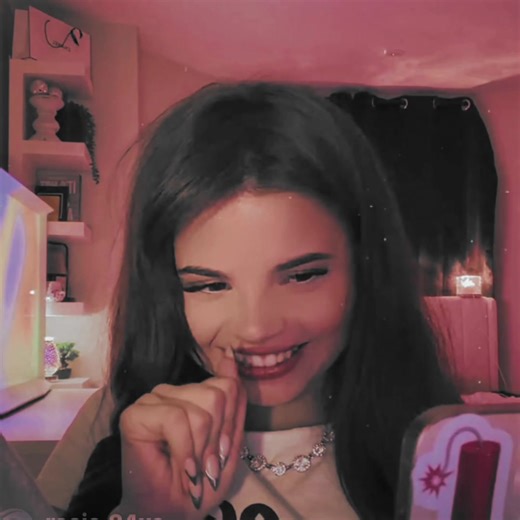 Emotional Reaction: Scarlett's Heartfelt Call