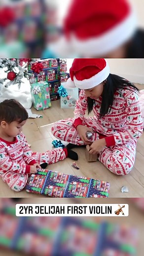 #2yrold #babyplaysviolin #violinkids #childprodigy #youngviolinist #childviolinist #violin #violinkid #virtuoso #kidsoftiktok #musickids #babyviolin #littlemusician #littleartist #toddlerplaysviolin #kidplaysviolin | Jelijah Diaz Legacy