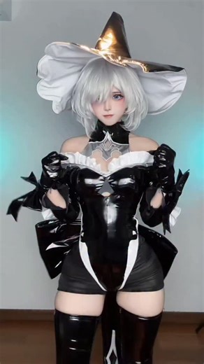 💗rose_beauty✨ on Instagram: "一人两拳 #COS #2b尼尔机械纪元 #cos秋招 #COS巅峰对决"