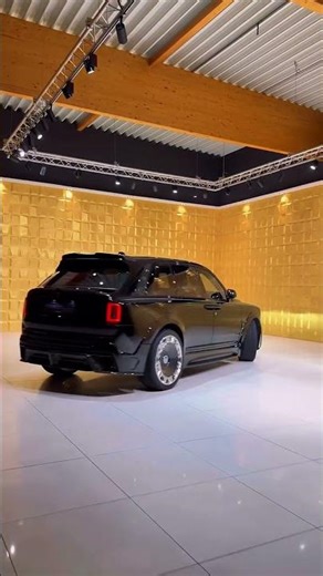 Onyx Rolls-Royce Cullinan Astralis