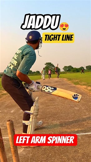 LEFT ARM SPINNER TIGHT LINE! 😳 AUR BATSMAN FAS GAYA! 🏏