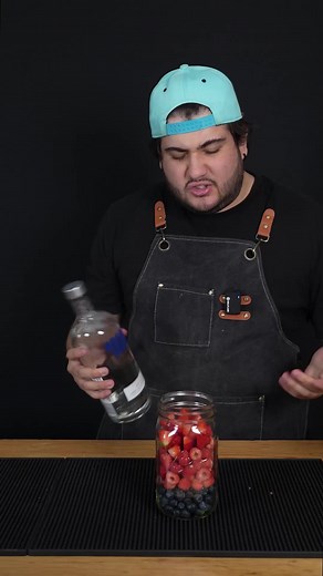 Macerando Vodka con Frutos Rojos: Deliciosos Cocteles