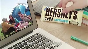 PRIMO 中葡可人兒 Mariana Sa 沙欣賢在 HERSHEY'S 中國電視廣告中，大派甜心，誓要用笑容俘虜你的心! PRIMO sweetheart Mariana Sa tries to captivate your heart with her sweetest smile in Hershey's Chocolate China TV Commercial ! | Primo Management Ltd. | Facebook