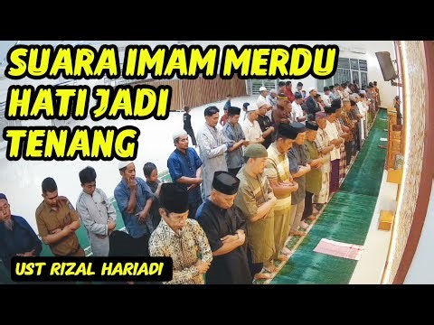 MasyaAllah… Suara Imam Ini Sangat Merdu dan Menyentuh Hati