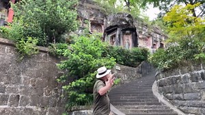 Exploring a remote cliff full of Chinese sculptures